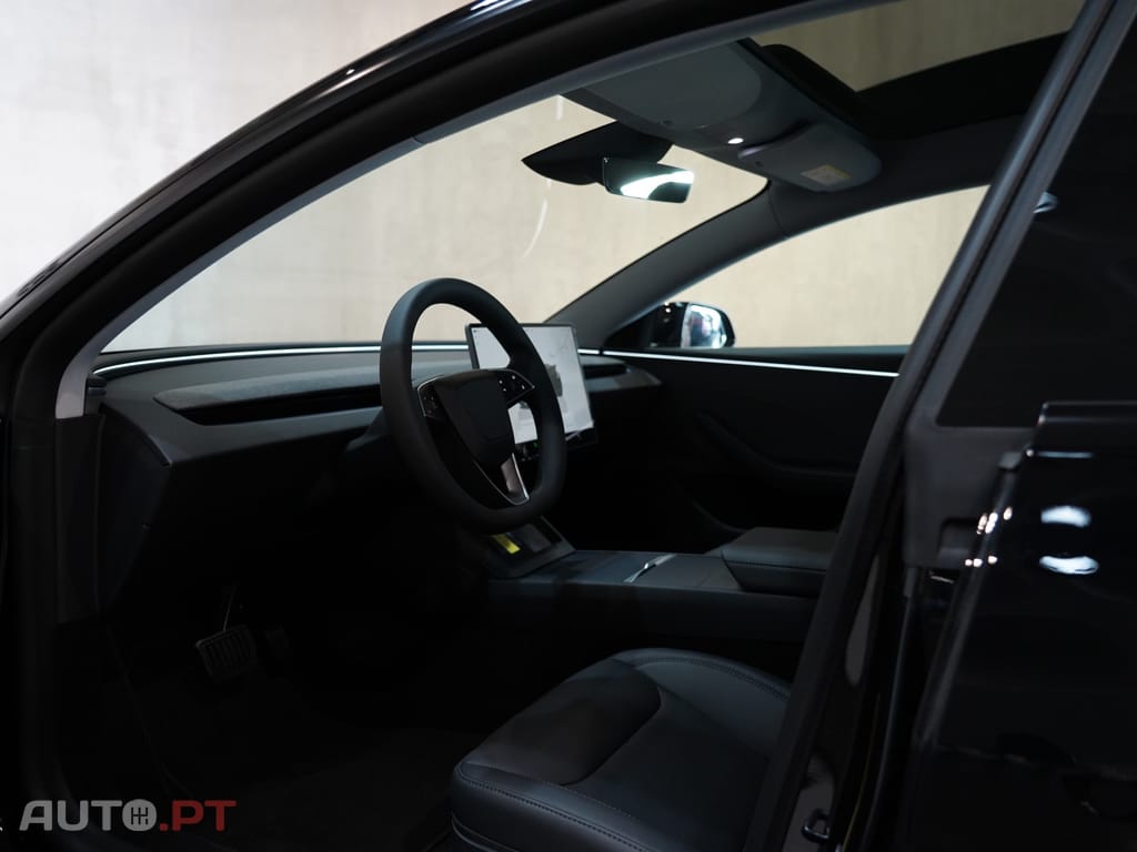 Tesla Model 3 Tração Traseira