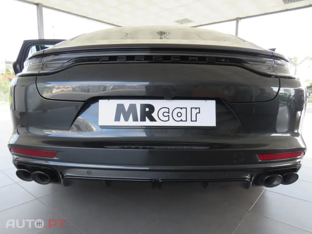 Porsche Panamera 4 E-Hybrid