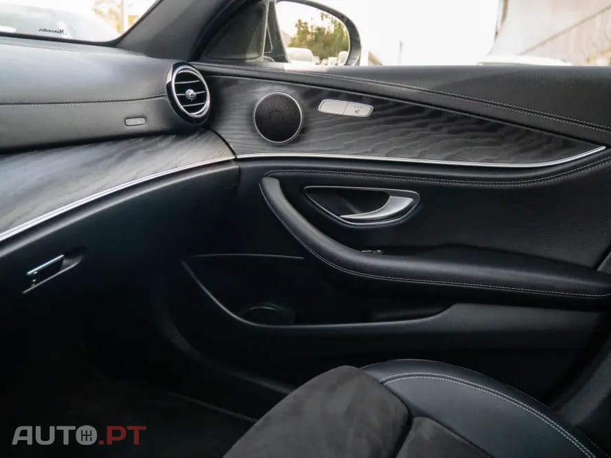 Mercedes-Benz E 300 de 4Matic 9G-TRONIC AMG Line