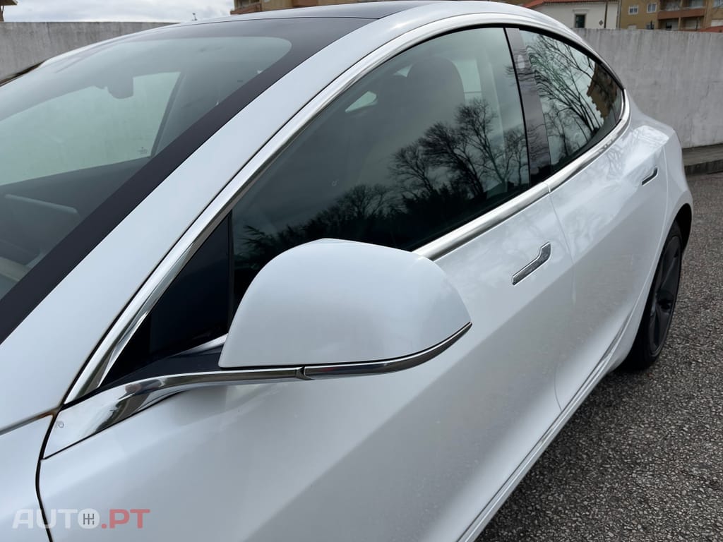 Tesla Model 3 Tração Traseira