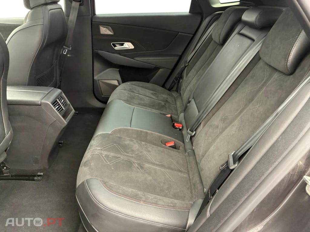 DS DS7 Crossback E-Tense Performance Line EAT8