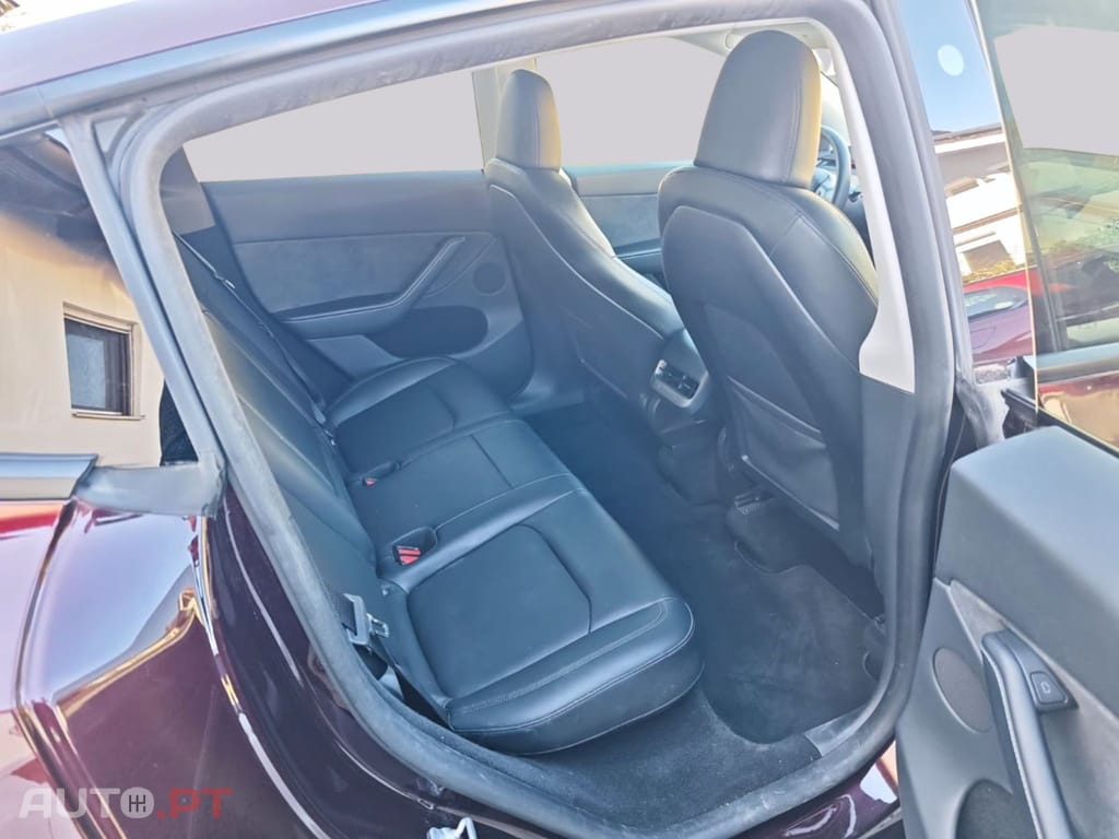 Tesla Model Y Long Range Dual Motor I.V.A DEDUTIVEL