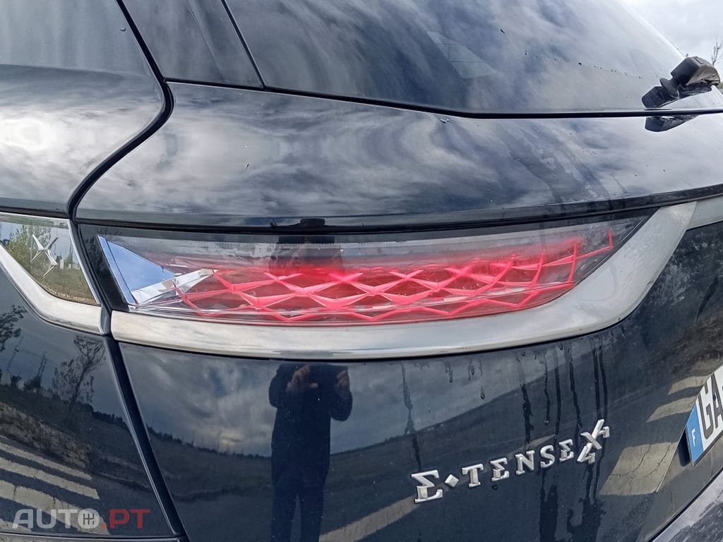 DS DS7 Crossback 300 cv 4x4  Eat8 E-Tense Hybrid RIVOLI