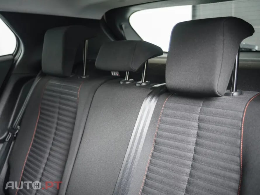 Peugeot 2008 PureTech 130 EAT8 Allure