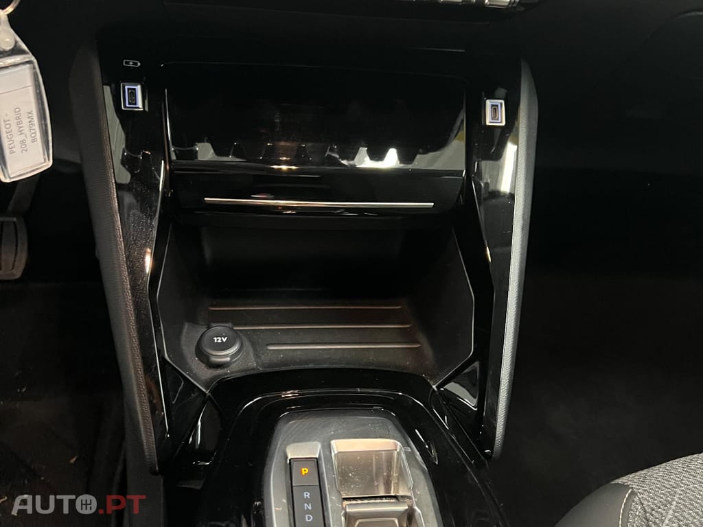 Peugeot 208 1.2 Hybrid Allure e-DCS6