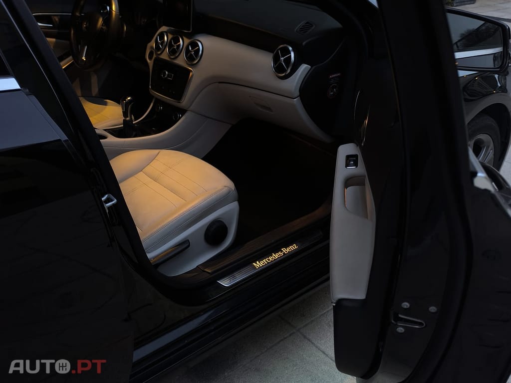 Mercedes-Benz A 180 BlueEFFICIENCY Edition Style