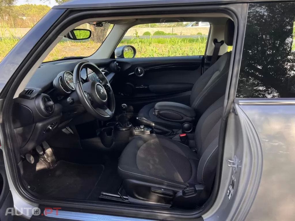 MINI Cooper Premium First Essential