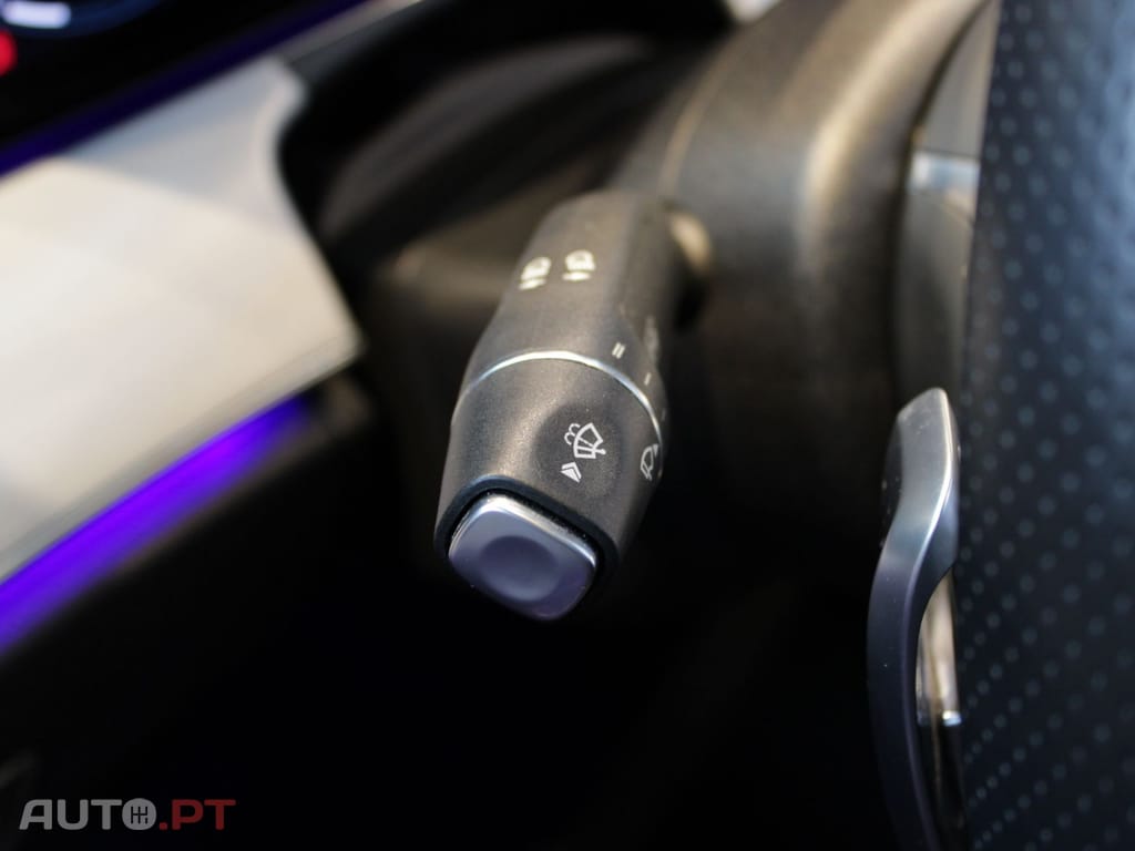 Mercedes-Benz E 220 AMG LINE