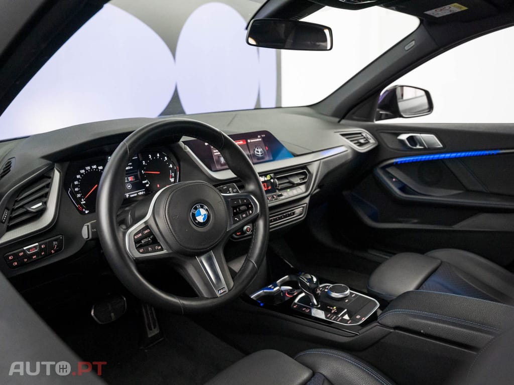 BMW 118 i Pack Desportivo M Auto