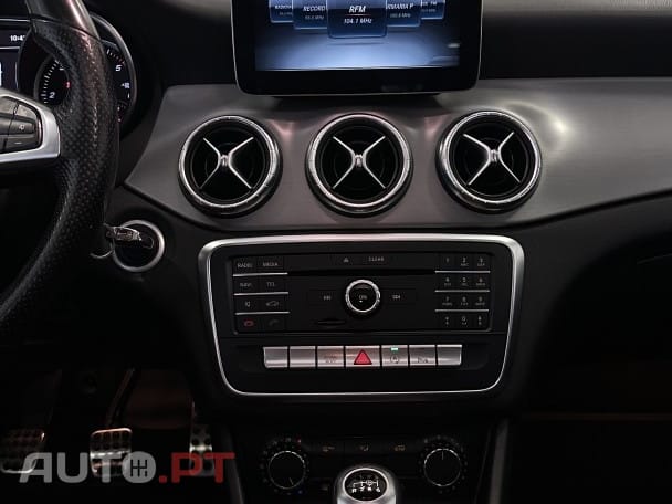 Mercedes-Benz CLA 180 AMG line