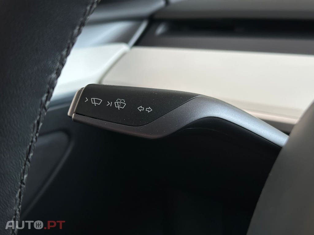 Tesla Model Y Standard RWD