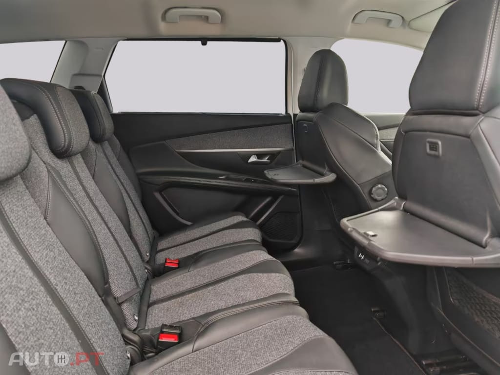 Peugeot 5008 130CV  EAT8 BlueHdi Allure