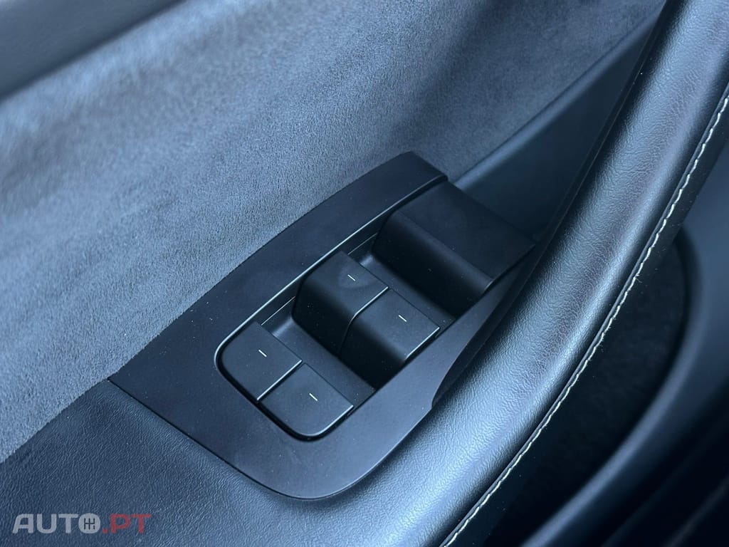 Tesla Model Y Performance Tração Integral