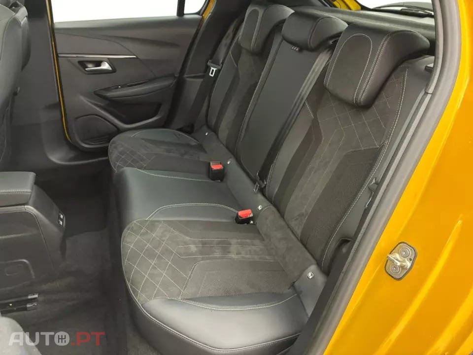 Peugeot E-208 50 kWh GT