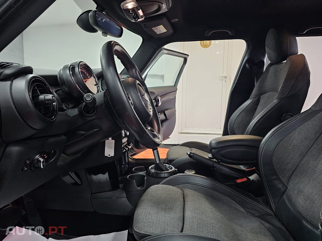 MINI Cooper SD Auto Desportiva