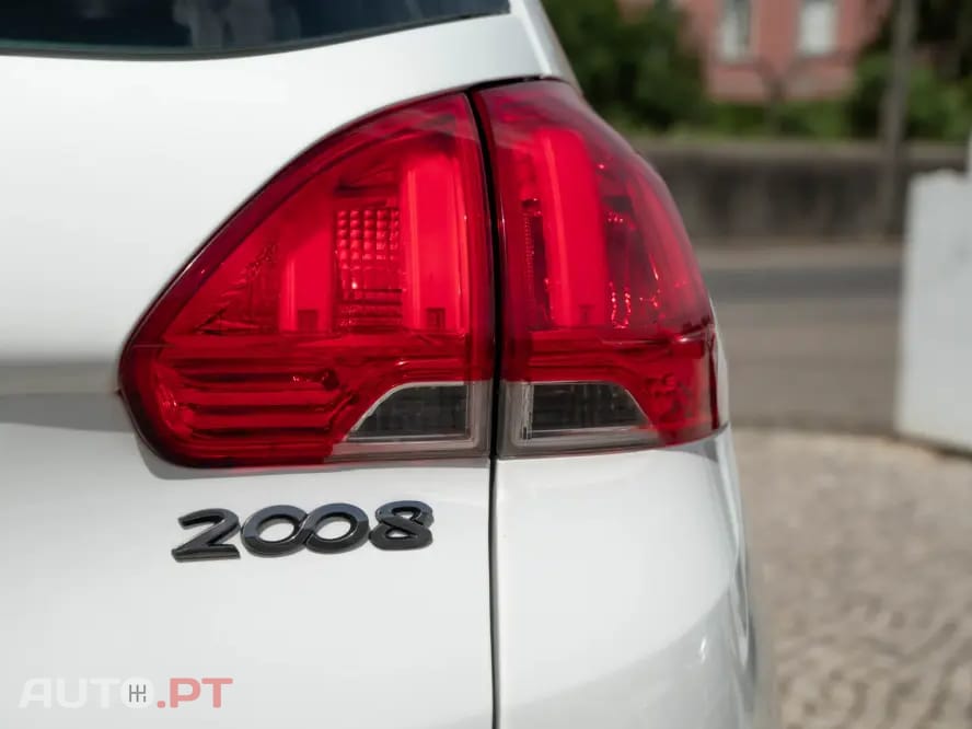 Peugeot 2008 1.2 VTi Allure