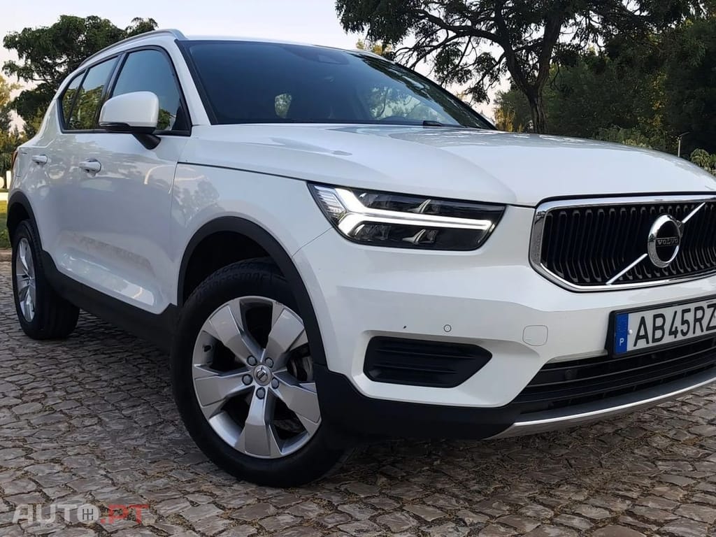 Volvo XC40 2.0 D3 Momentum Plus