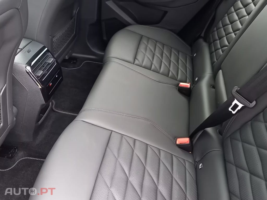 Peugeot E-3008 GT I.V.A DEDUTIVEL