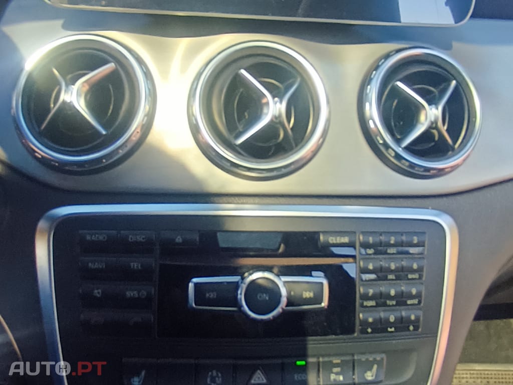 Mercedes-Benz GLA 200 AMD Line Auto