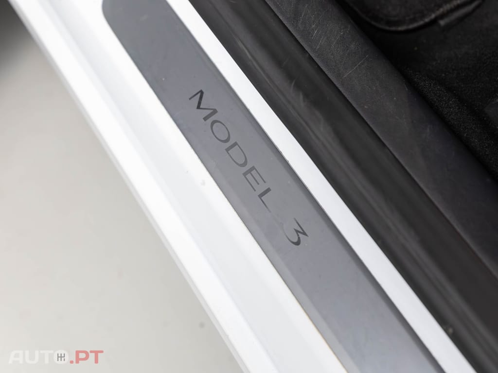 Tesla Model 3 Standard Range Plus RWD