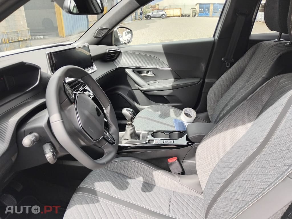Peugeot 2008 1.2 PureTech Allure Pack