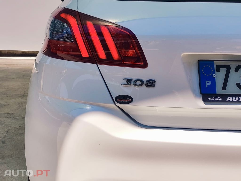 Peugeot 308 1.5 BlueHDi Business Line