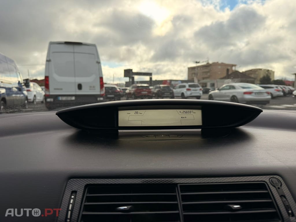 Citroen C4 1.4 16V VTR Pack