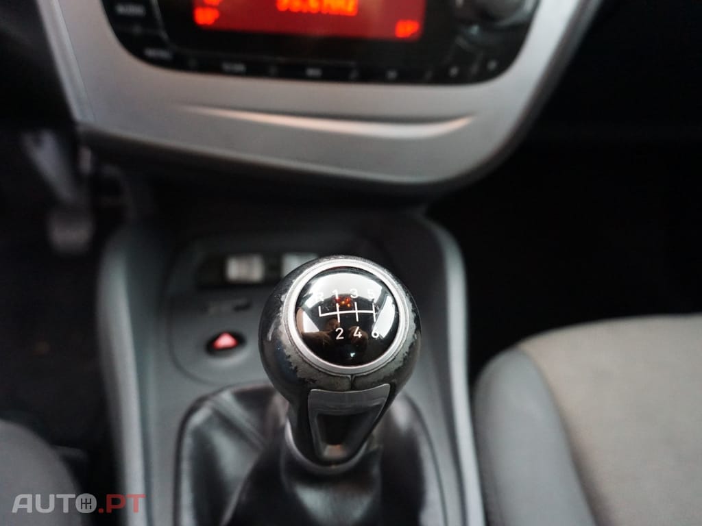 SEAT Leon 1.4 TSI Reference — fotografia 15