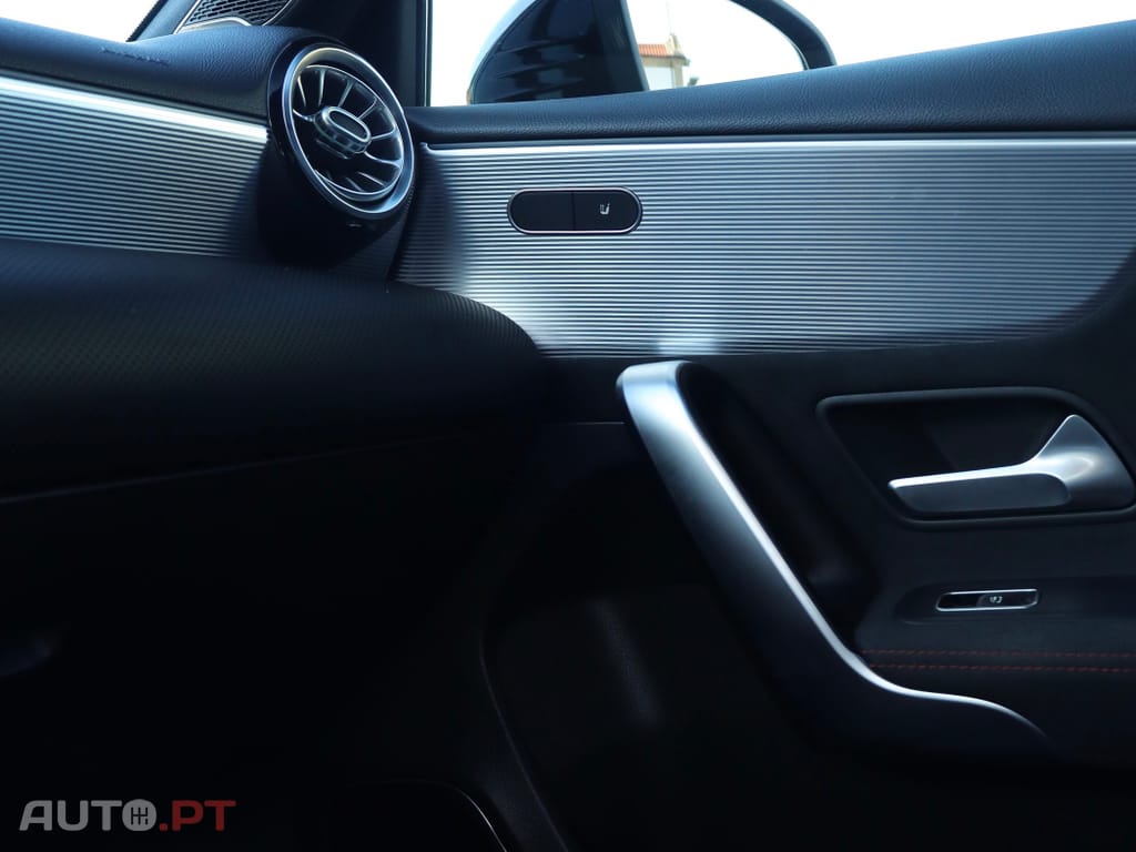 Mercedes-Benz A 250 e 8G-DCT AMG Line