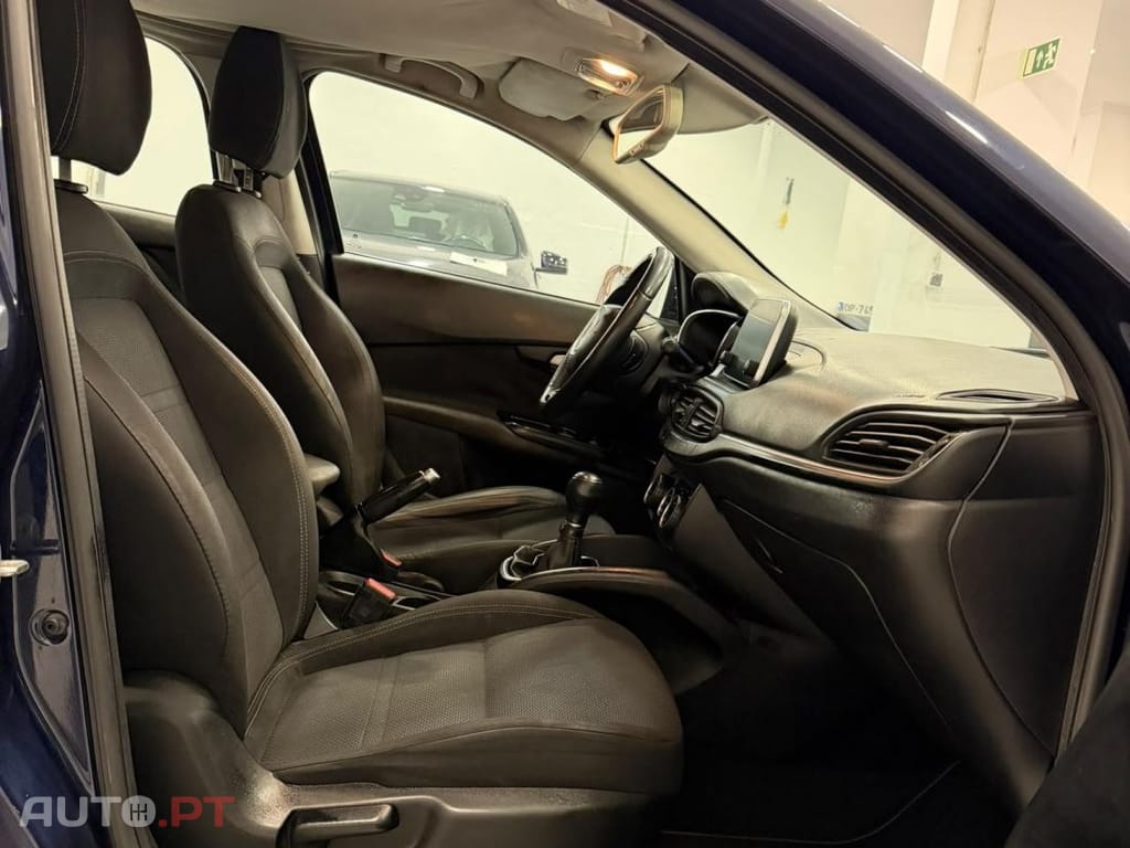 Fiat Tipo 1.3 M-Jet Lounge Tech J17