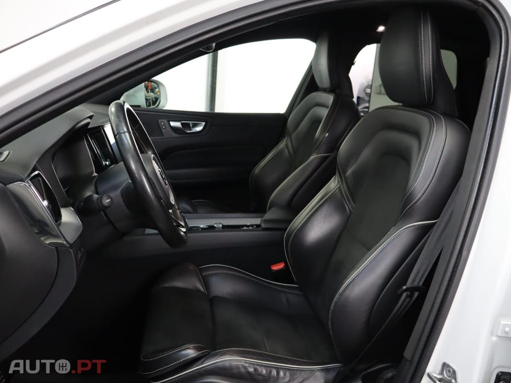Volvo XC60 2.0 T8 Phev R-Design 