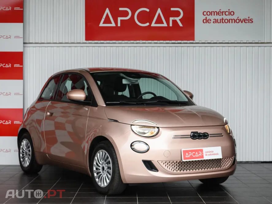 Fiat 500e Action
