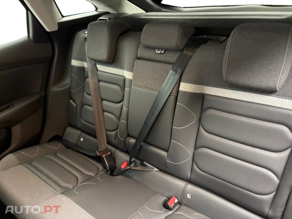 Citroen C4 1.2 PureTech Max EAT8