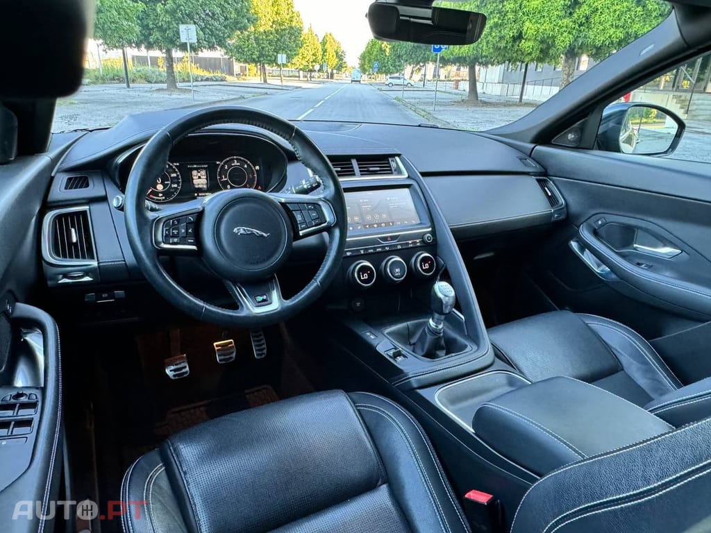 Jaguar E-Pace 2.0 i4D R-Dynamic