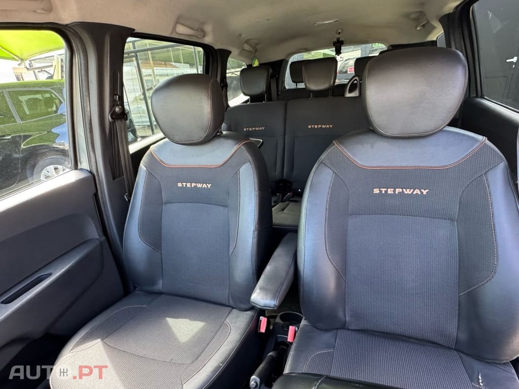 Dacia Lodgy 1.5 Blue dCi Stepway 7L