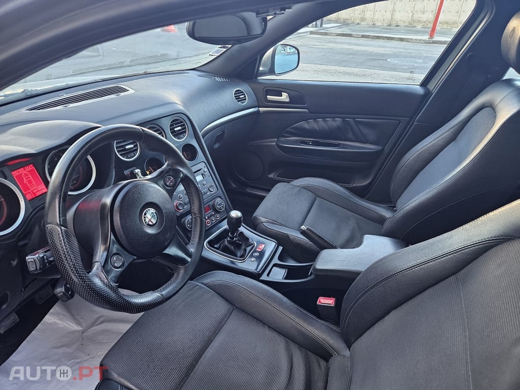 Alfa Romeo 159 Sportwagon 2.0 JTDm Distinctive P.Sport+