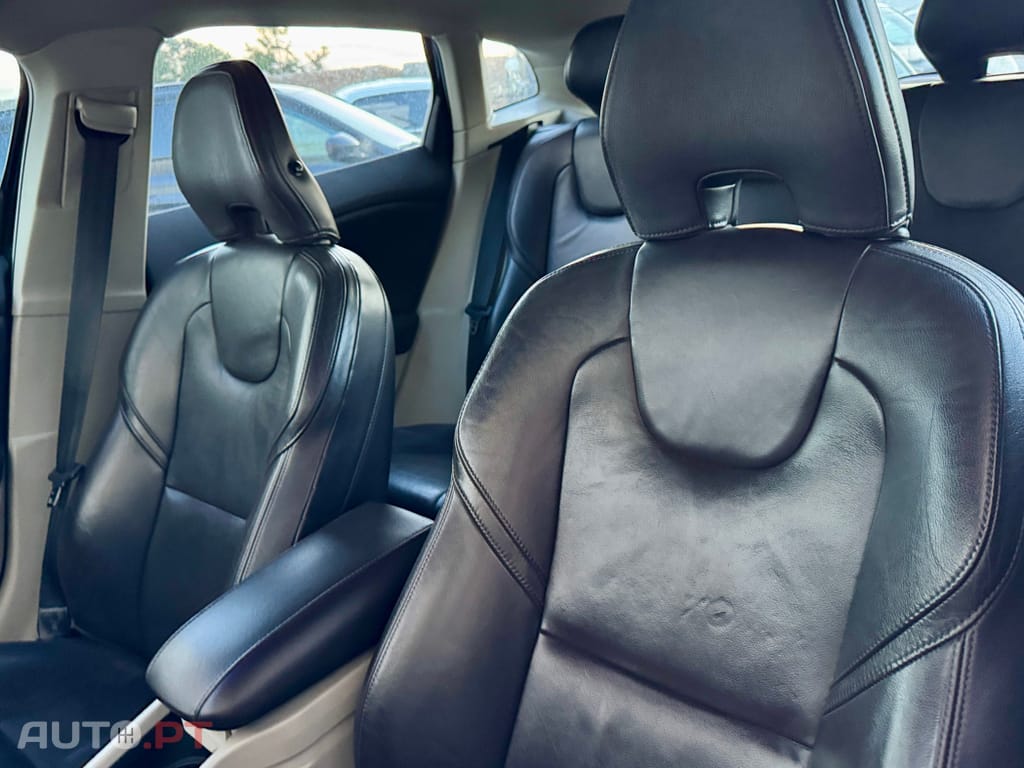 Volvo V40 1.6 D2 R-Design Momentum