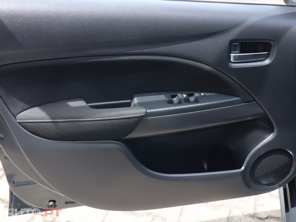 Mitsubishi Space Star 1.2 Intense Connect Edition