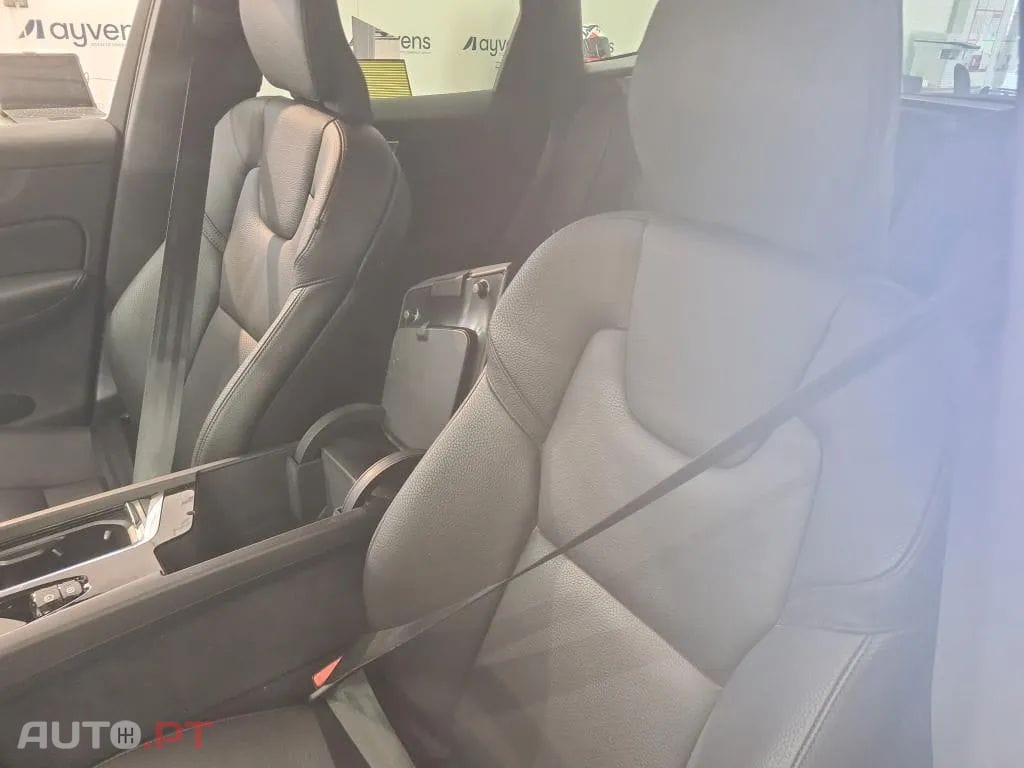 Volvo XC60 2.0 T6 PHEV Plus Dark AWD