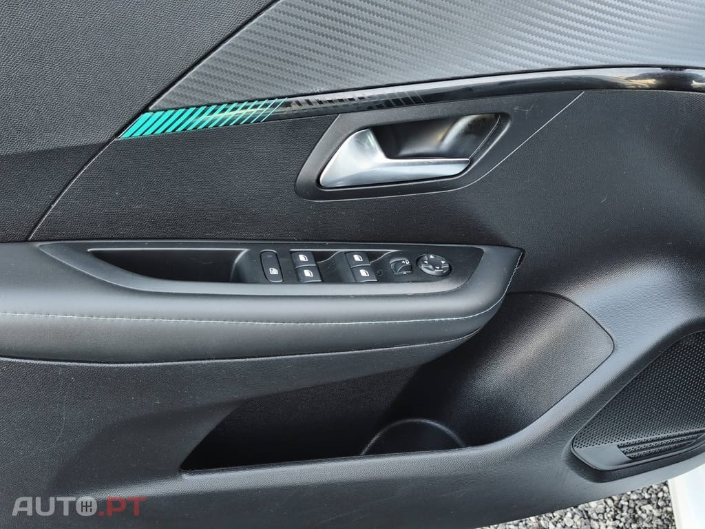 Peugeot 208 PureTech 100 EAT8 Allure