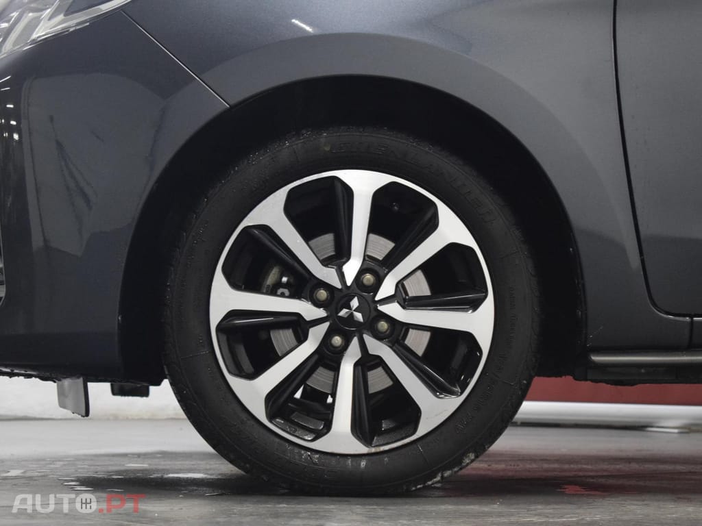 Mitsubishi Space Star 1.2 Connect Edition INTENSE