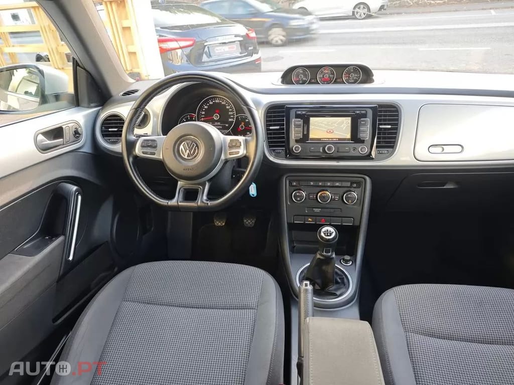 Volkswagen Beetle 1.6 TDi Design