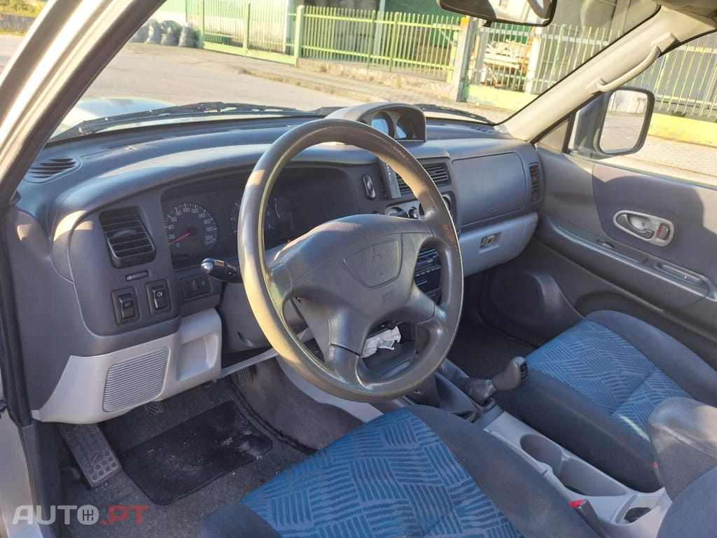 Mitsubishi Pajero Sport 2.5 TD GLS