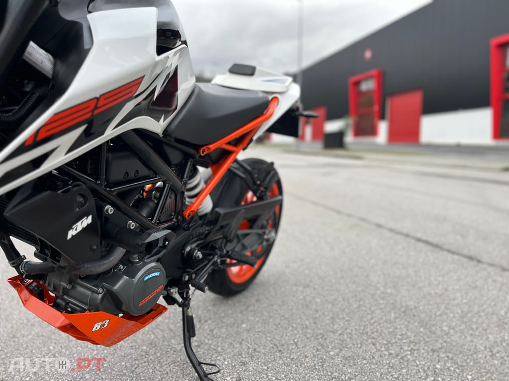 KTM 125 KTM DUKE 125-EDIÇÃO ESPECIAL MIGUEL OLIVEIRA