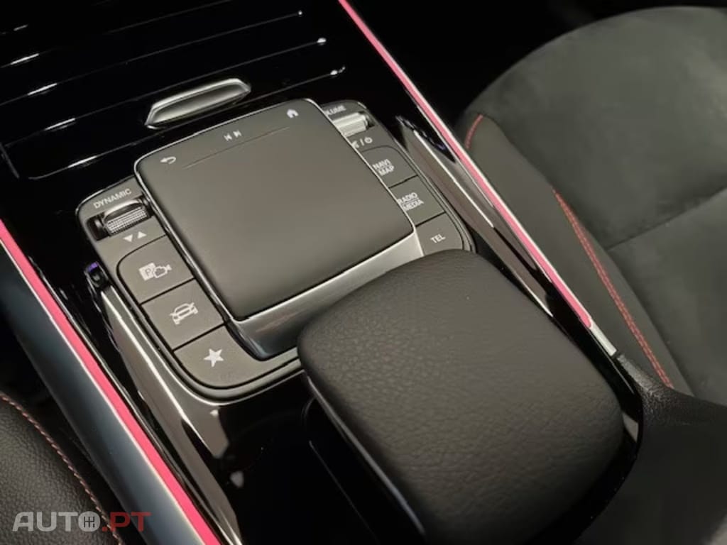 Mercedes-Benz EQA 300 4Matic AMG I.V.A DEDUTÍVEL 