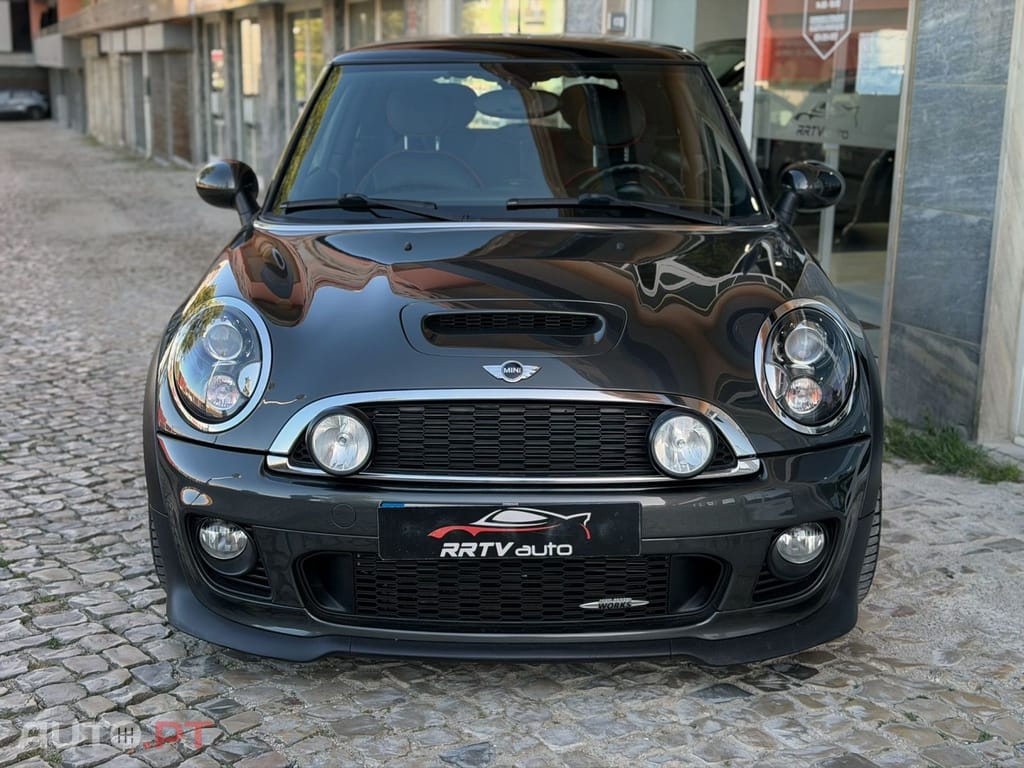 MINI Cooper John Cooper Works