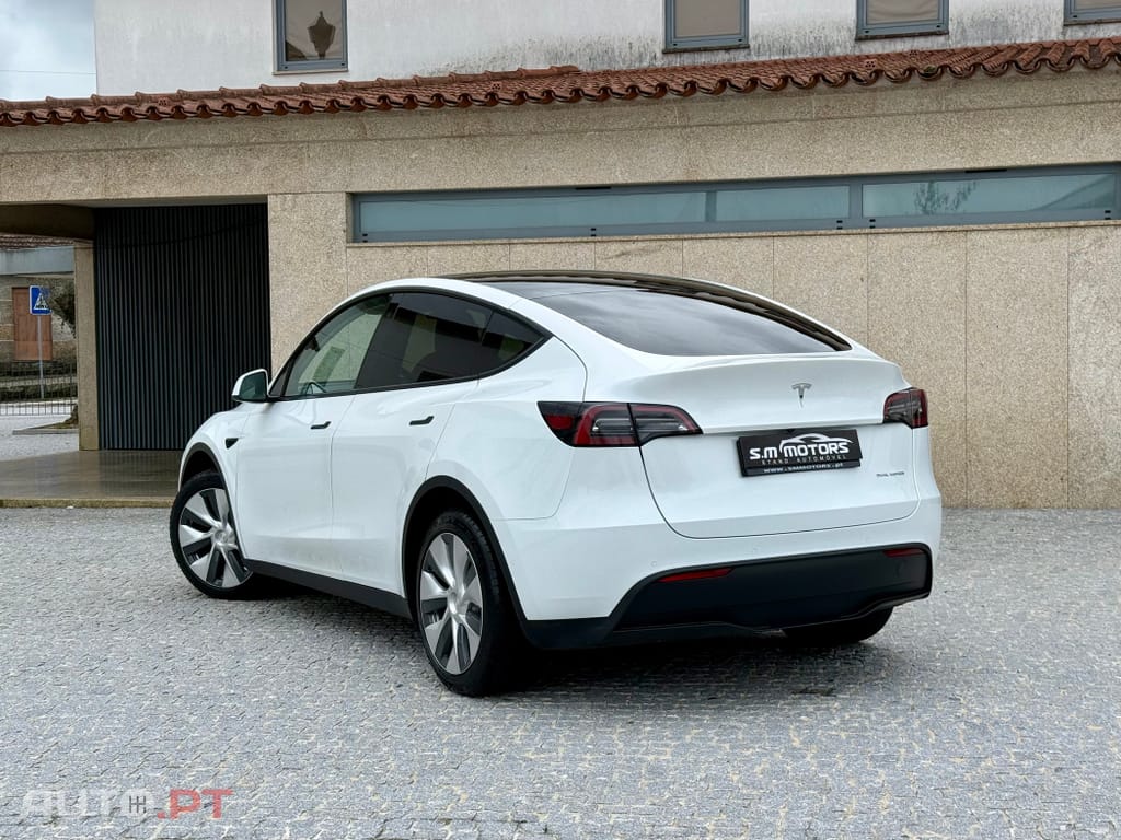 Tesla Model Y Long Range Dual Motor AWD