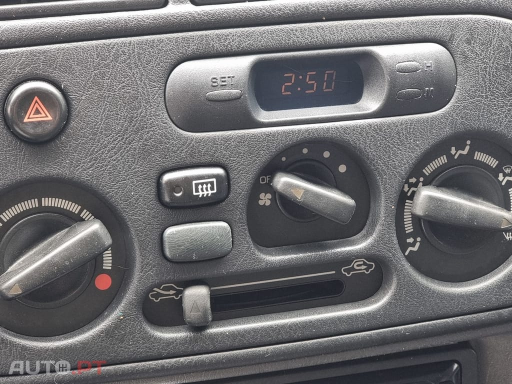 Mitsubishi Lancer 1.3 GLX