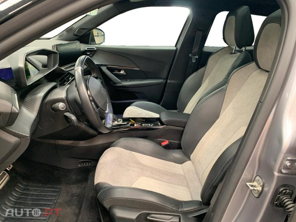 Peugeot E-2008 50 kWh GT