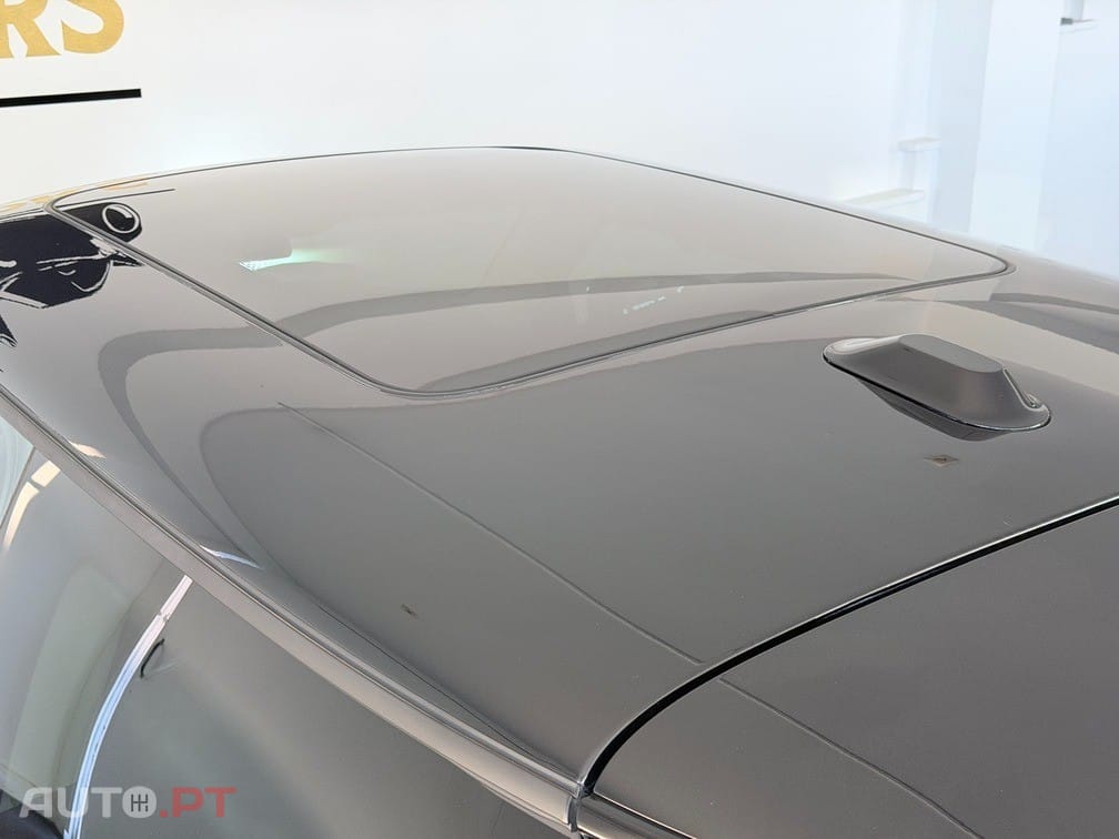 MINI Cooper Cooper E Favoured L